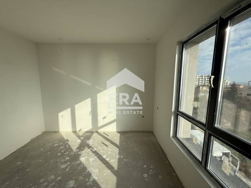 Тристаен, преустроен в двустаен апартамент за продажба, с нескриваема