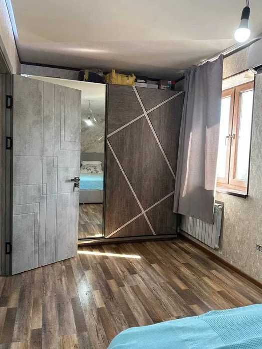 2/4/4 балкон 2х6 Продам Своя Фархадский