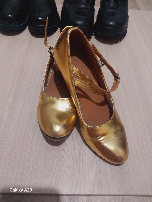 Продам обувь не дорого 2000тг