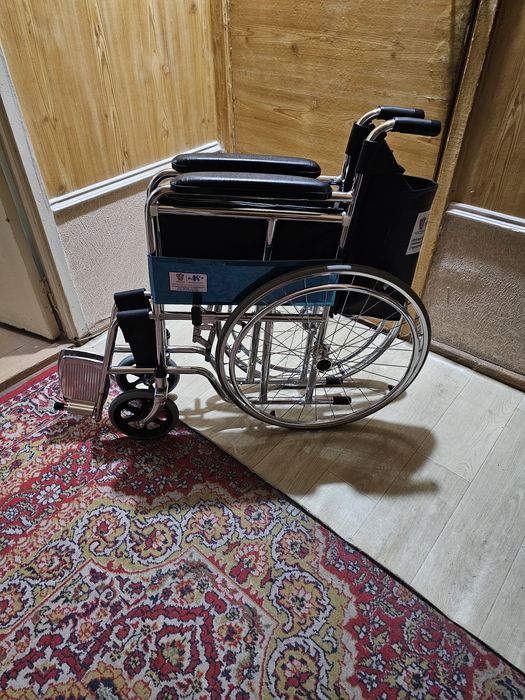 Инвалидная коляска  в отличном состоянии , самовывоз