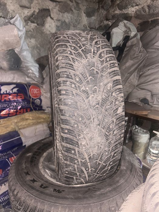 Продам колеса с дисками на джип