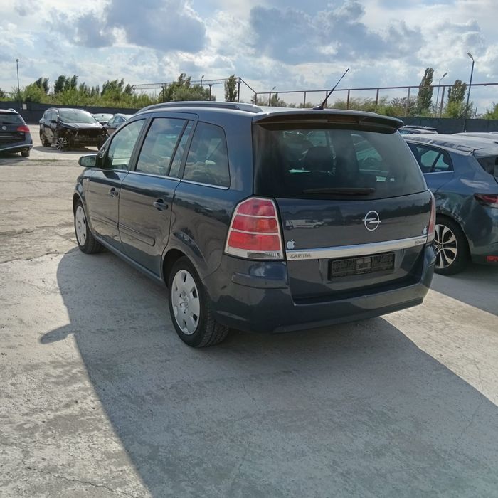 Dezmembrez  Opel Zafira 2010 Monovolum Gri