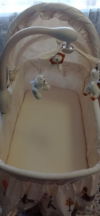 Продам кроватку новую