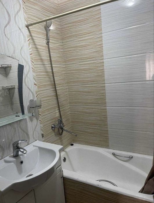 Срочно Чиланзар 11 продам 3/1/4 квартира балкон 1,5/3