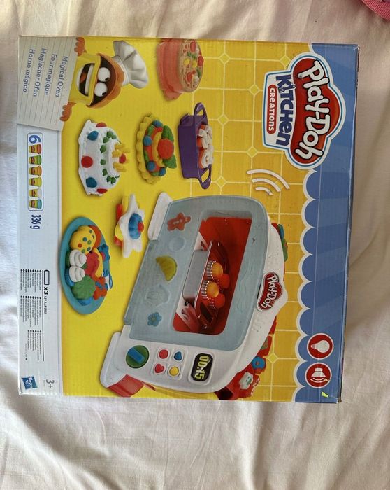 Играчки: PlayDoch пластелин, кукла Cocodels Junie, ZURU Shnooks, къща за кукли, кукла мъфин, конструктор