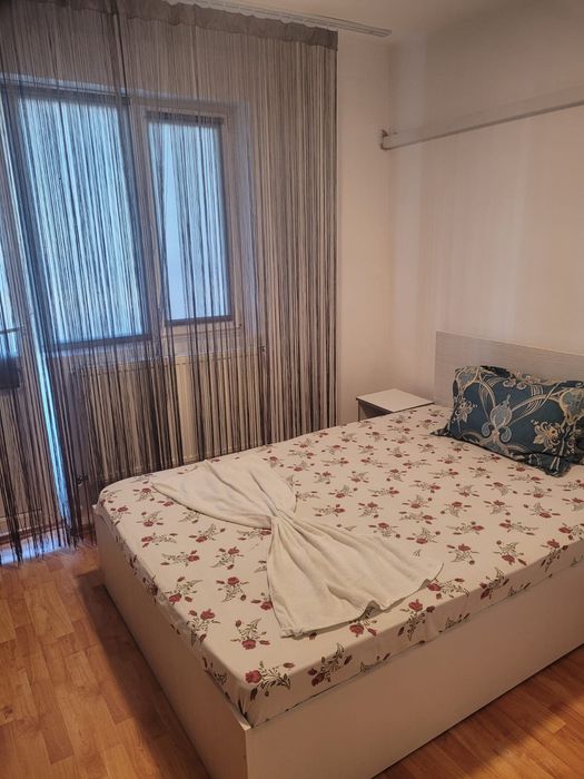 Închiriez ap 3 camere 2250