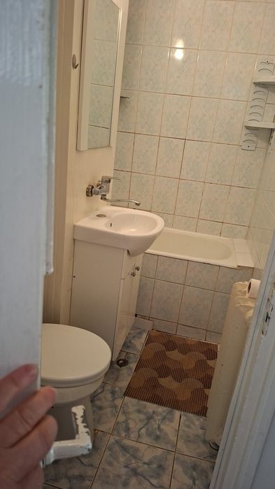 Dau in chirie apartament in Manastur pe.strada Mehedinti  aproape.de.statie.,mobilat complet utilat curat inf tel 0745833471