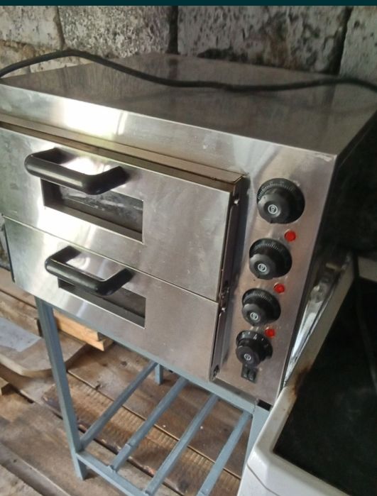 Продам печь для пиццы двух ярусную