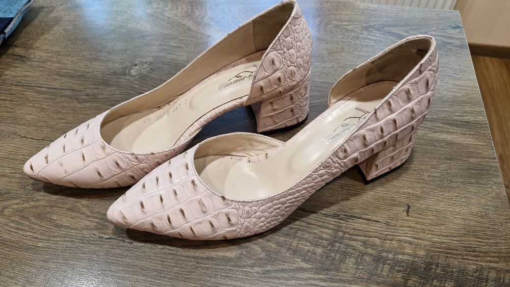 Кожени дамски обувки