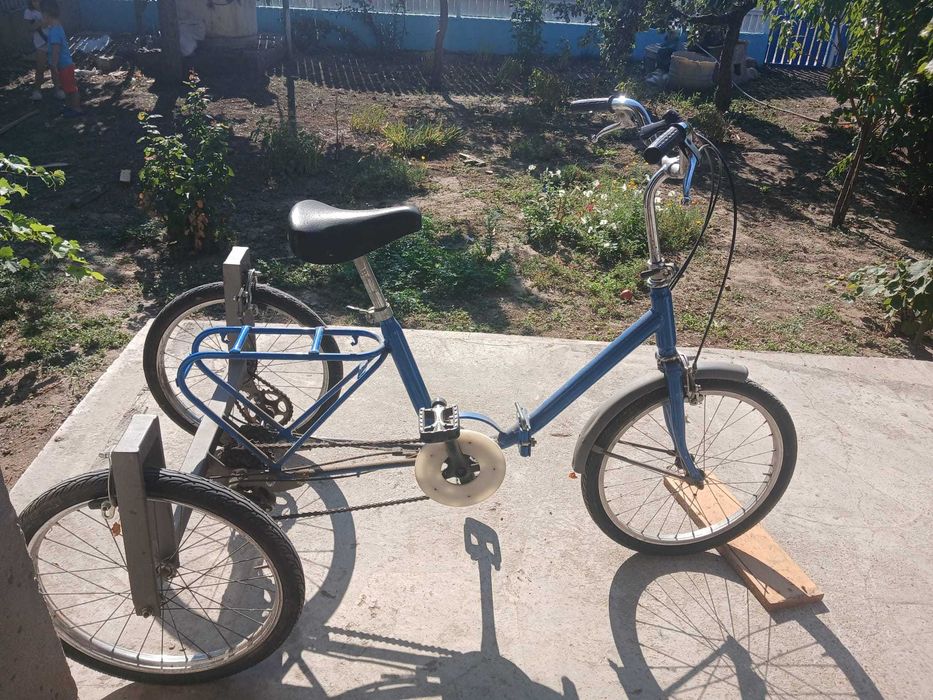 Vand bicicleta cu 3 roti