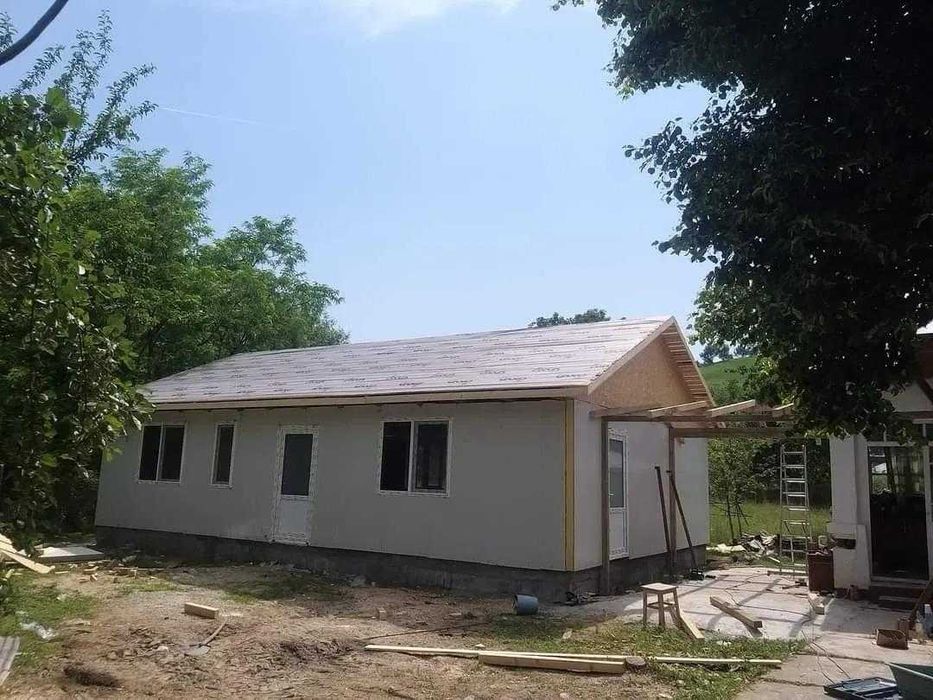 Case pe structura metalica