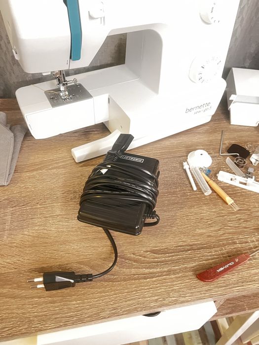 Masina de cusut Bernette Sew & Go 5, aproape nefolosita.