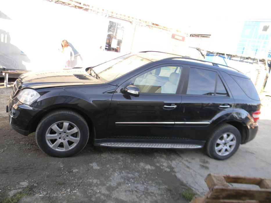 Dezmembrari  Mercedes-Benz ML / M-CLASS (W164)  2005  > 0000 ML 300 C