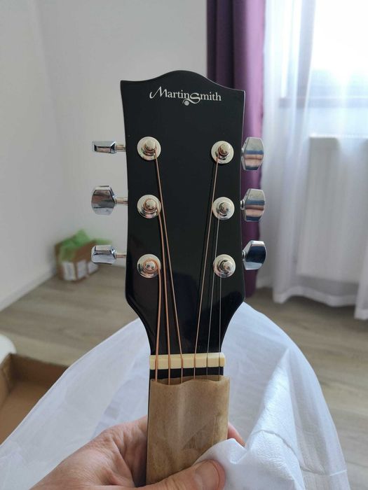 Chitara acustica noua