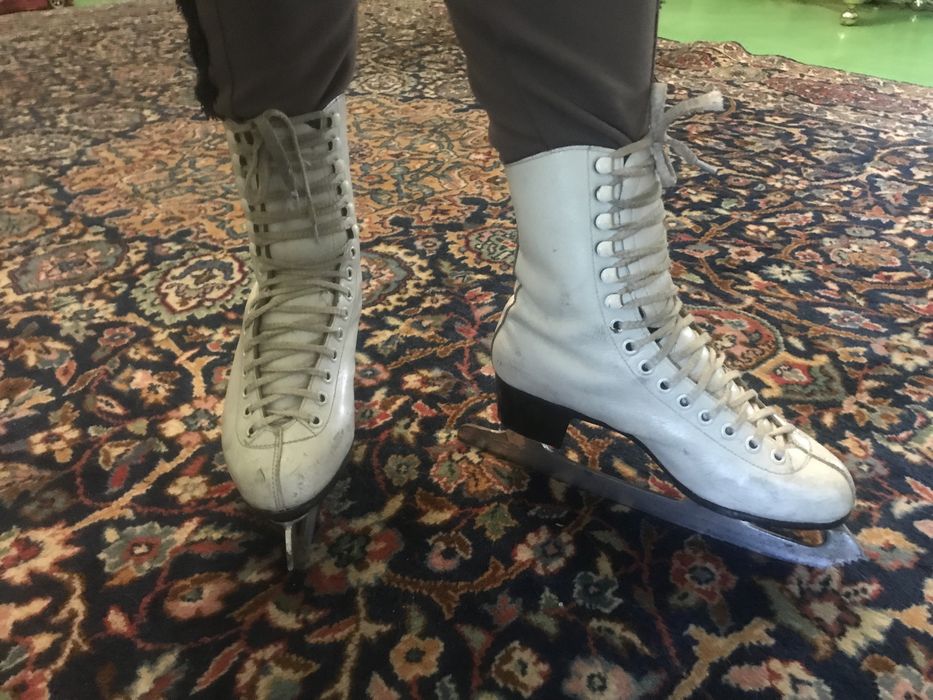 Коньки фигурные коньки