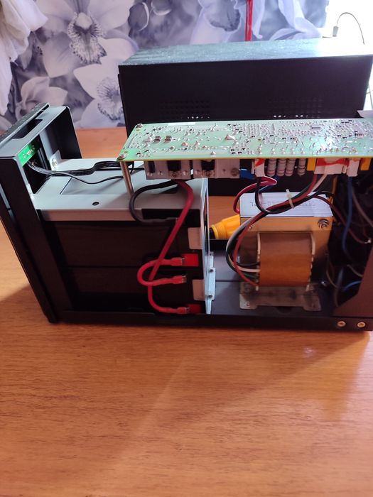 Продам ЮПС источник питания