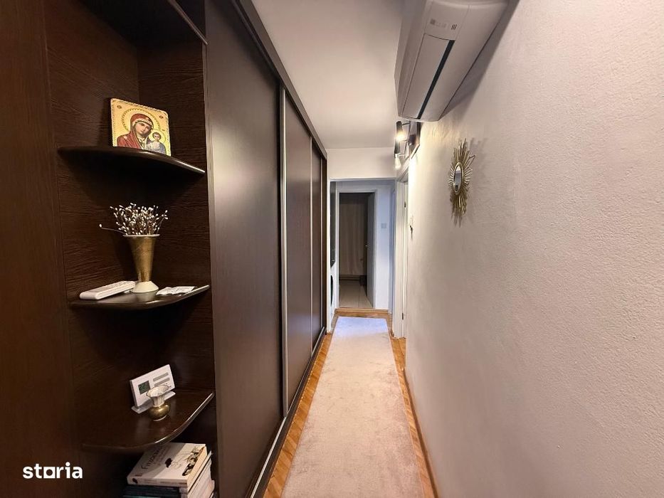 De vanzare Apartament 3 camere, zona Ampoi 3.