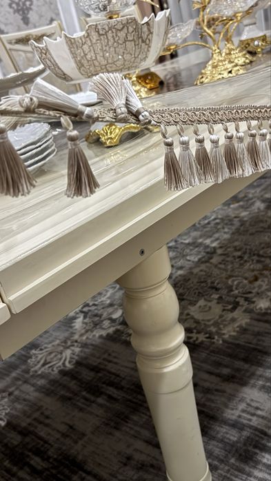 Стол орындығымен