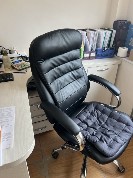 Продпются стулья и кресло