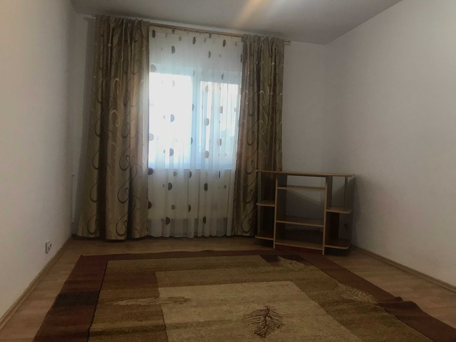 Inchiriere apartament 3 camere Nicolina 1