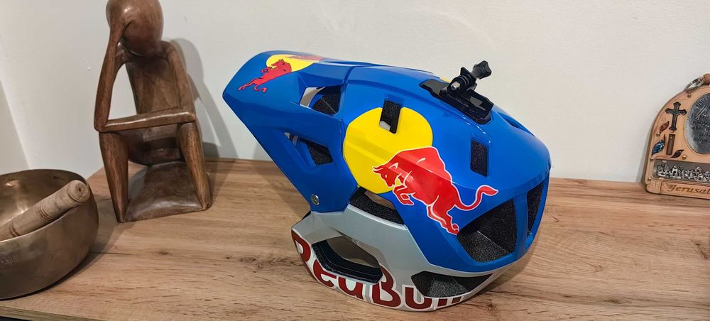 Casca Redbull enduro bike
