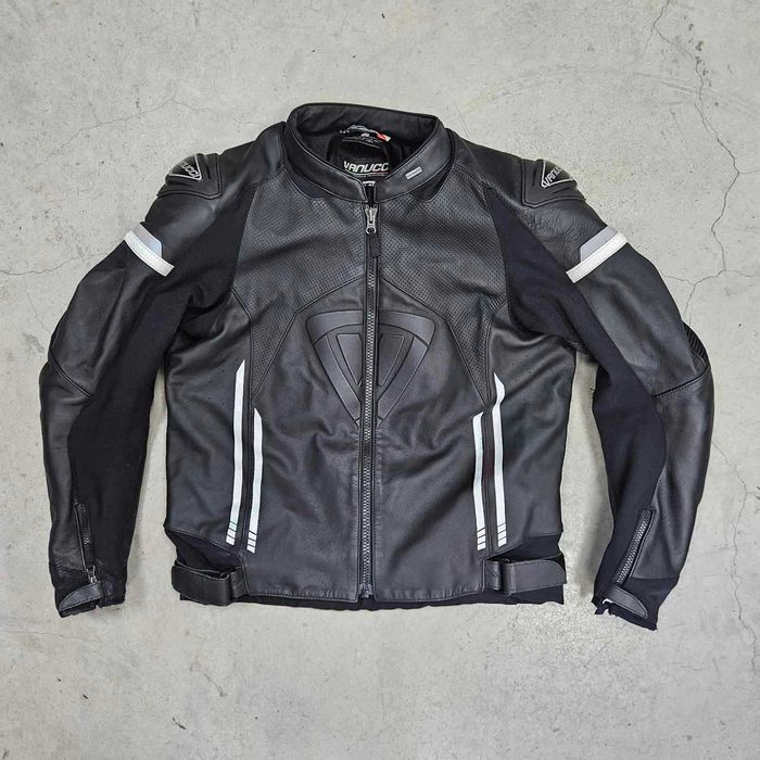 Мото яке VANUCCI ZJ135543

Размер: 52/ L