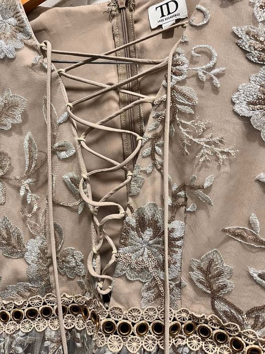 Уникално красива рокля True Decadence