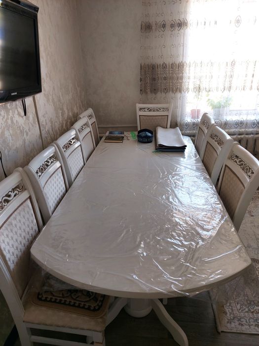 Столь с стульями