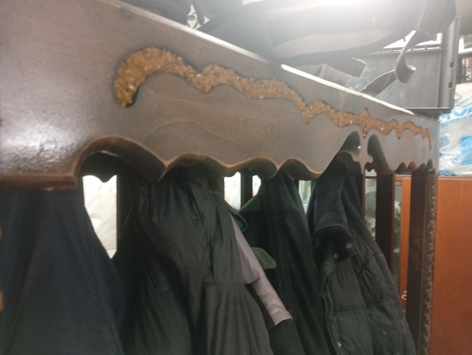 Продам прихожую чистое дерево