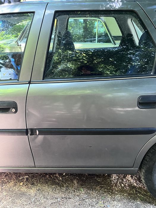 Opel vectra b универсал 1998 2.0L автомат у