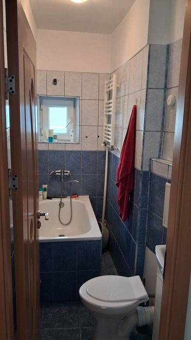 Vand apartament 2 cam semi decom.Casa de Cultura lângă biserica Constantin si Elena