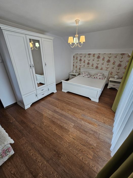 Casă de vanzare dublu front stradal