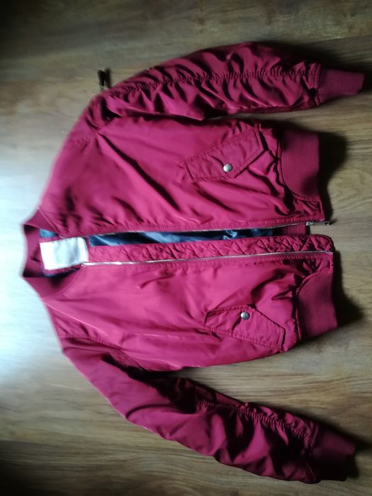 Цветно пролетно яке.