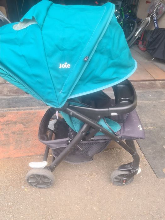 Коляска детская зеленая