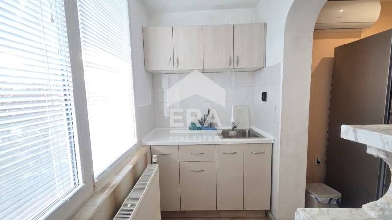 Дава се под наем Тристаен апартамент в Варна, Аспарухово - 65 кв.м за 428.91 € - Снимка #3