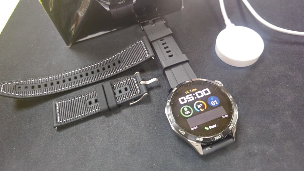 Смарт часы Huawei GT4