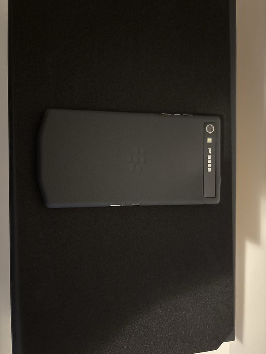 Blackberry Porsche Design P9982 -NOU-