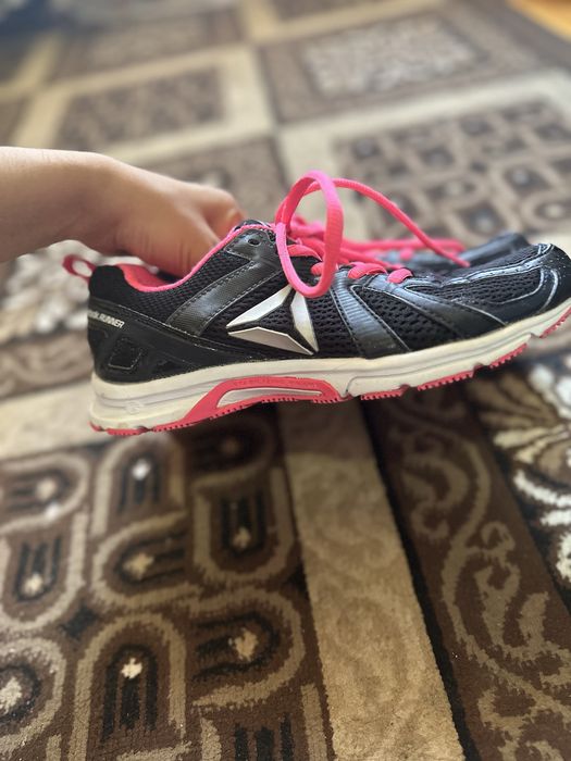 Оригинальные женские кроссовки Reebok, размер 37