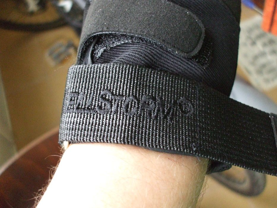 перчатки тактические