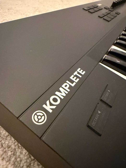 Controller MIDI Native Instruments Komplete Kontrol A61