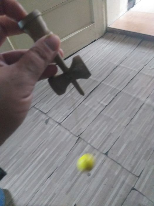 Kendama mini culoare galbenă