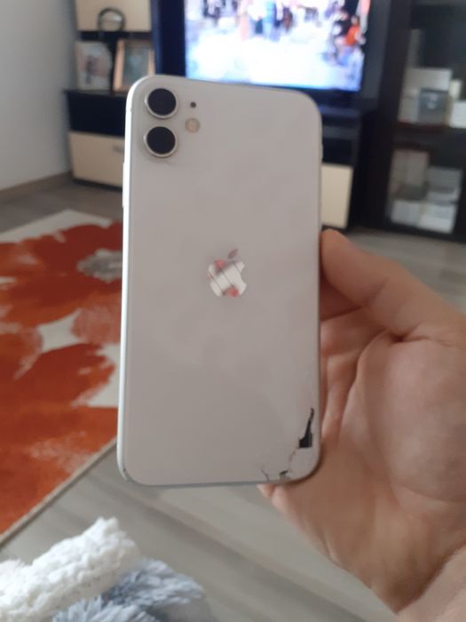 Vand Iphone 11 alb