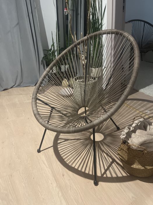 Scaun terasa sau interior, stare perfecta