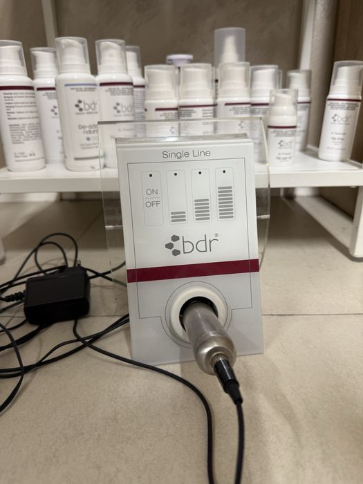 Продавам BDR Micro Needling апарат + козметика