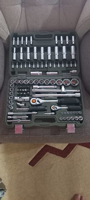 Набор головок двенадцатигранных.