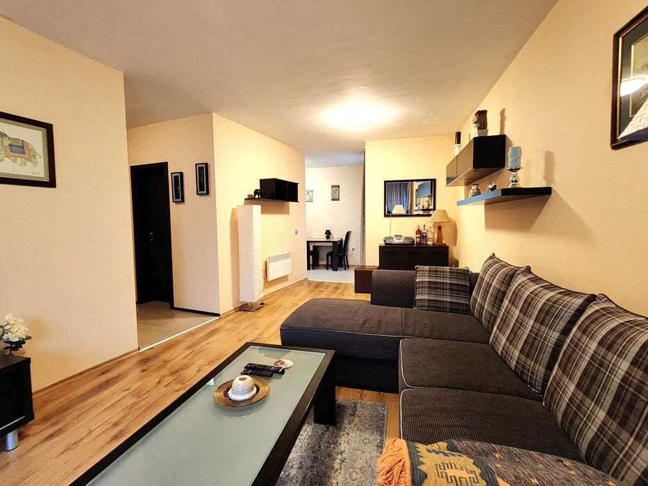 Дава се под наем Двустаен апартамент в Свети Влас - 67 кв.м за 613 € - Снимка #1