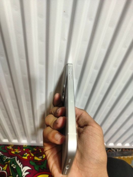 iphone 17 promax korps taqilgan iphone 11 64gb