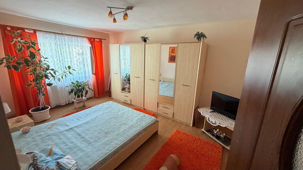 Închiriez ap 3 cam Central Calan Hunedoara, et2