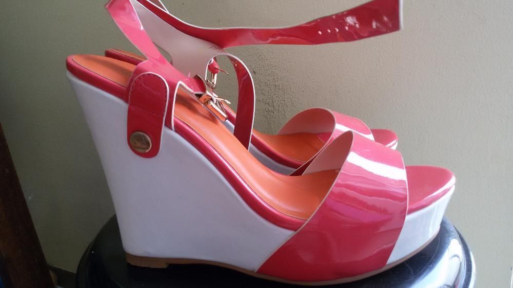 Обувките са обувани само веднъж