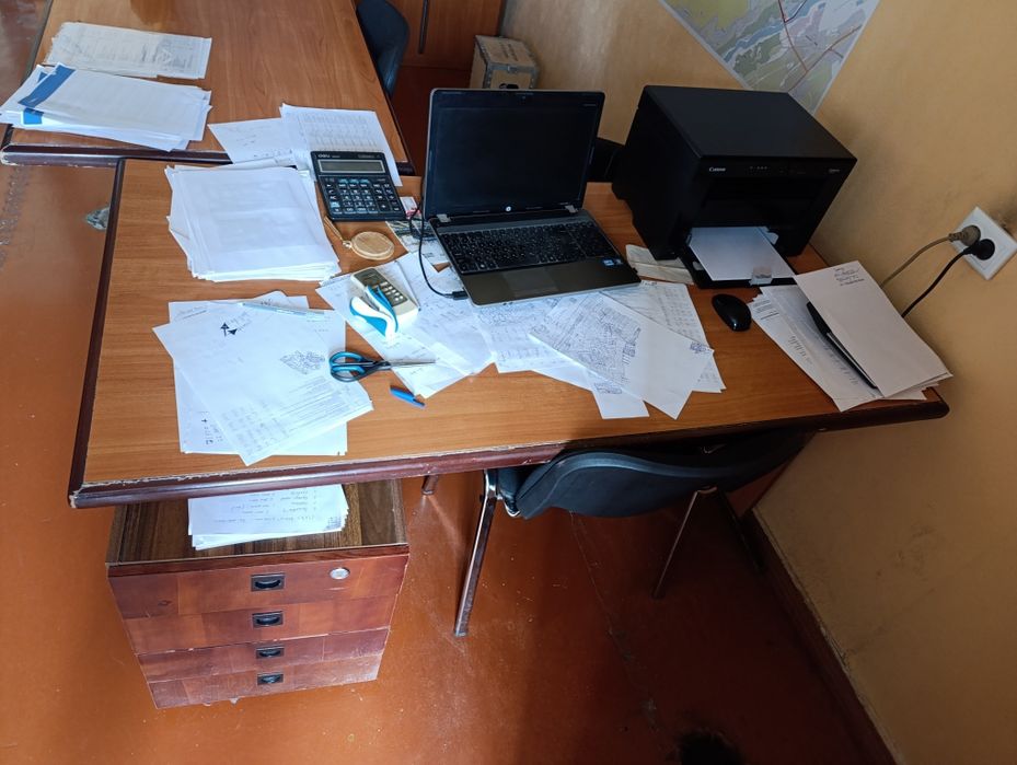 Офисные столы и шкафы 70.000 сум